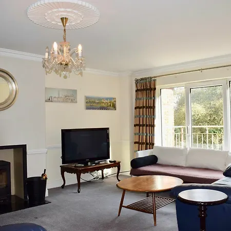 4 Bed Townhouse In Apartman *